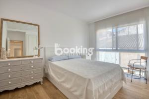 Indústria Apartament per 3 persones a 2 minuts de la platja amb Aire acondicionat i plaça daparcament