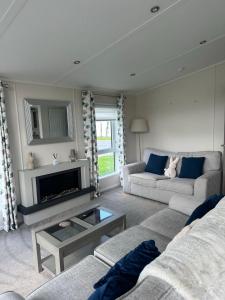 Oakmont 4 - Lodge with Hot Tub