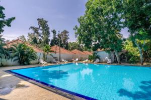 LUXTORI Arugambay - In-house guests are entitled to a 10 percent off at Cilantro Restaurant, Bloom Cafe, and Zeste Bar Lounge