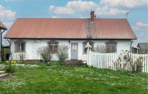 2 Bedroom Cozy Home In Melösa På Öland