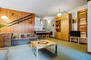 Bardot by CARDISuites