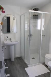 Relaxing Cabin Next to the River - La Cabaña de Susana