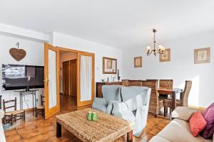 Casa Maite by Cardi Suit