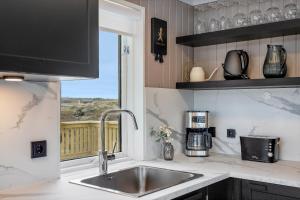 Scenic 3BR Summerhouse w HotTub Near Golden Circle