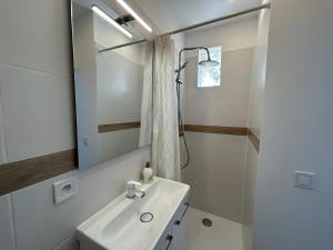 Appartements Appartement lumineux et moderne, proche transports : photos des chambres