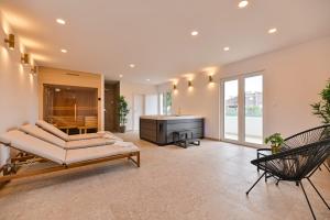 Villa Rozana - Beachfront Wellness Retreat