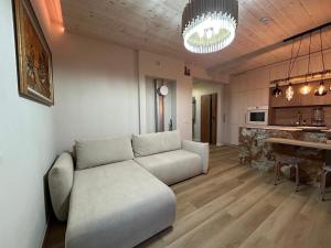 Jora dideli ,patogūs apartamentai