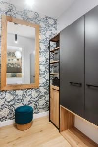 ROSANA BY CARDI SUITES