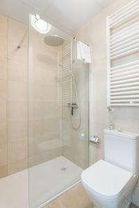 ROSANA BY CARDI SUITES