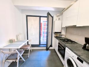 Plaza Residence Studio 2