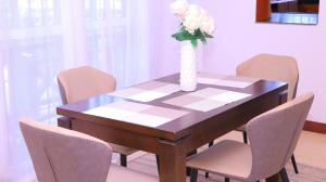 Lovely Tarnishia 2 Bedroom