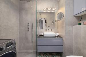 Żabiniec Stylish Apartment in Cracow with Balcony by Noclegi Renters