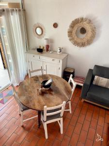 Maisons de vacances Maison 5pers-clim-piscine-wifi : photos des chambres