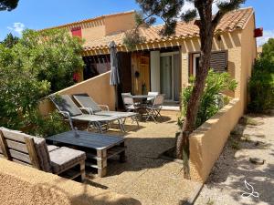 Maisons de vacances Maison 5pers-clim-piscine-wifi : Maison 2 Chambres