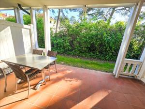 Dünenpark Binz - Komfort Ferienwohnung mit 1 Schlafzimmer und Terrasse im Erdgeschoss 250