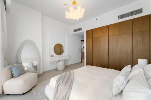 1BR Canal Canal Front B8, Heart of Dubai Living