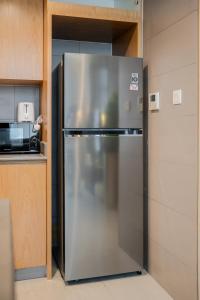 Apartment - 1BR Poolview - Sleeps 4 - 2WCs - Workstation