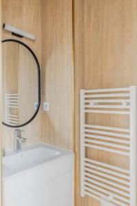 Brand New - Exquisite and Sunny Parisian Loft