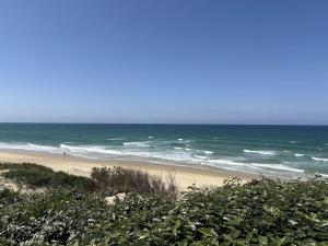 Villa ensoleillée avec terrasse près de la plage - FR-1-831-11
