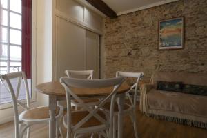 Logement hypercentre et rénové - Chateau Rouge - CI - PREMIUM