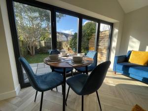 Modern 2BR Duplex with Garden in Cardiff Stylish and Relaxing Stay