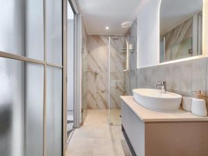 The Braemar Green Point two bed, two bath, parking