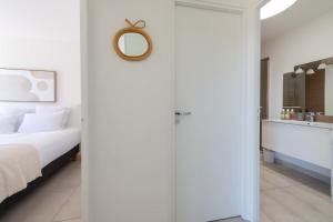 1-Br Apartment Top Floor Pointe Croisette