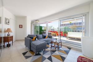 1-Br Apartment Top Floor Pointe Croisette