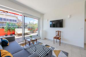 1-Br Apartment Top Floor Pointe Croisette