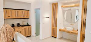 V Luxury Apartments Naxos
