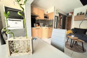 EUREKA 109 - 6 People - Pool and Garden - 2min to Naturist Village and Beaches