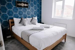 Gadbridge - 3 Bedroom House, parking and garden!