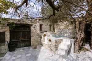 Ioulias Cottage by Nomads