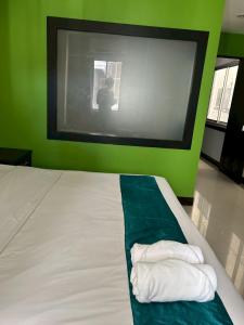 Phuket 420