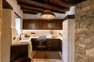 Ioulias Cottage by Nomads