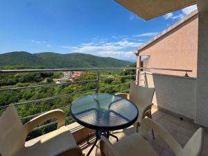 One-bedroom Apart, with panoramic view, Prijevor