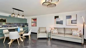 Monte Verde A,Lar Linda - CD 293 Cleverdetails, Sleeps 2 adults and 2 children, 4 salted water pools