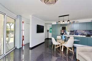 Monte Verde A,Lar Linda - CD 293 Cleverdetails, Sleeps 2 adults and 2 children, 4 salted water pools