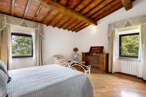 Podere Beccalorzo con piscina