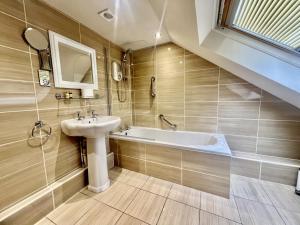 Fergus in ApartNest Auchterarder