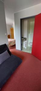 Hotels Logis Hotel Restaurant Le Cygne : Chambre Quadruple Supérieure 