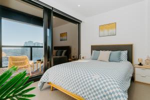 Skyone Lux 2Bed room Aprt in BoxHill with car park