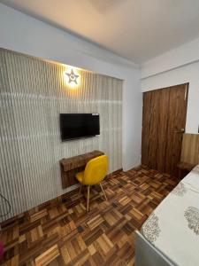 Super Luxury Independent Studio