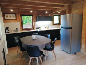 Chalets Chalet CARIBOU 74 avec Piscine Chauffee : photos des chambres