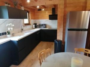 Chalets Chalet CARIBOU 74 avec Piscine Chauffee : photos des chambres