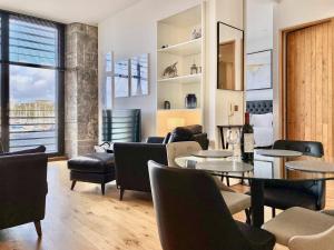 Luxurious 1 bed RWY apartment