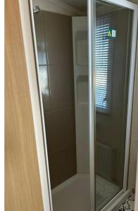 15 Ivy Close, 3 Bedroom Caravan, Pet Friendly