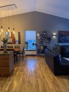 Charming Private Home with Hot Tub and Esja Mountain View