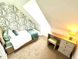 Rosebank Apartment by Blue Skies Stays