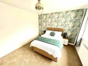 Rosebank Apartment by Blue Skies Stays